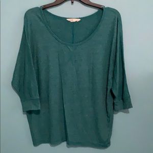 Real/green 3/4 sleeve top